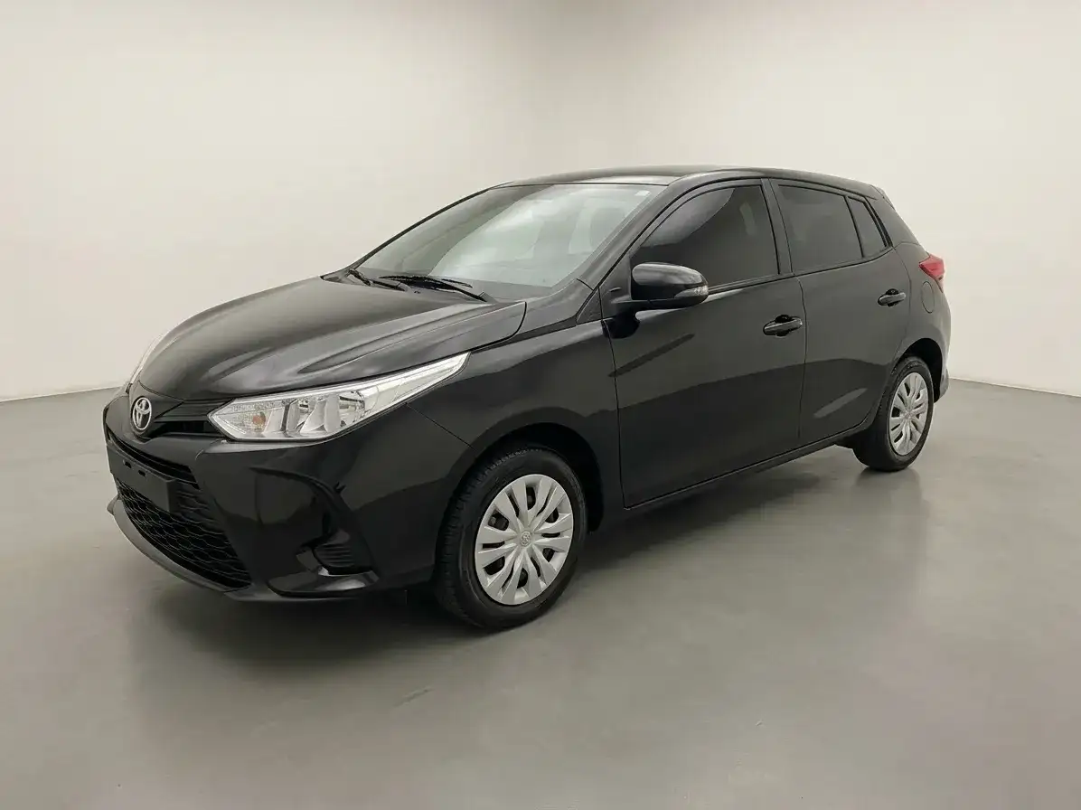 Toyota Yaris 1.5 5 Ptas Xs L/22 2023 - foto 1