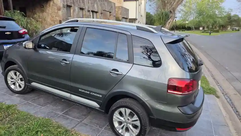 Volkswagen Suran Cross Highline 1.6 Msi 2017 - foto 4