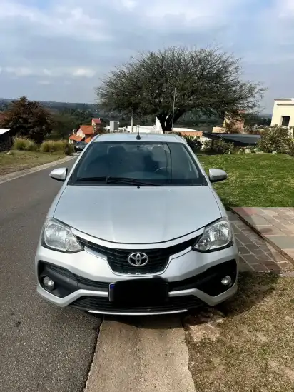 Toyota Etios 1.5 Platinum 4 P Automática 2017 - foto 2