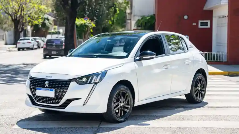 Peugeot 208 1.6 Style Tiptronic 2023 - foto 1