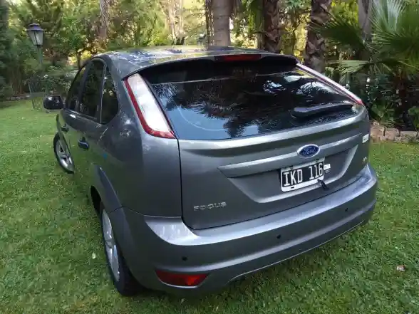 Ford Focus 2 2.0 Trend 5P 2010 - foto 2