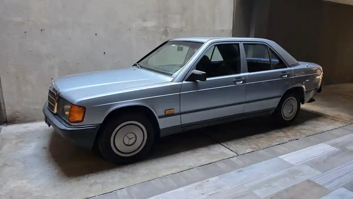 Mercedes-Benz 190 2.3 E 1987 - foto 2