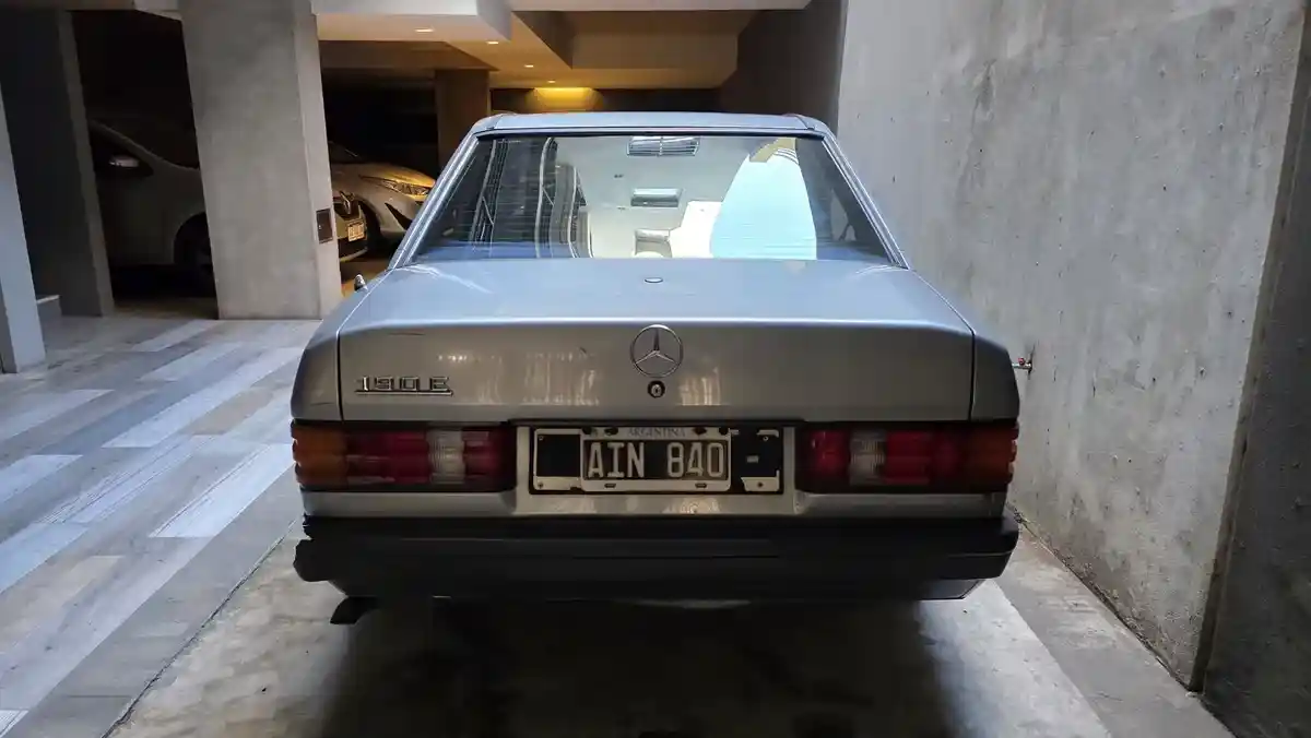 Mercedes-Benz 190 2.3 E 1987 - foto 4