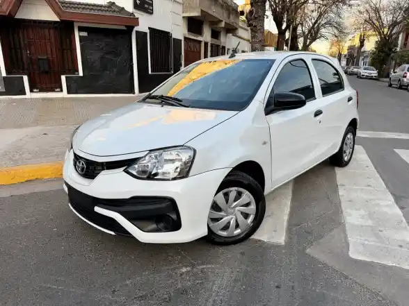 Toyota Etios 1.5 X 6Mt My19 2023 - foto 1