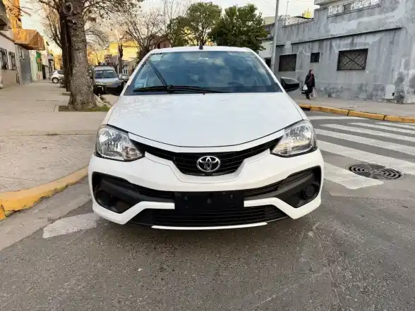 Toyota Etios 1.5 X 6Mt My19 2023 - foto 2