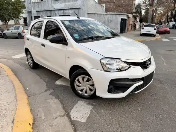 Toyota Etios 1.5 X 6Mt My19 2023 - foto 3