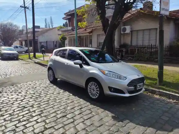 Ford Fiesta Kinetic 1.6 Titanium 120Cv 2016 - foto 1