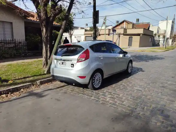 Ford Fiesta Kinetic 1.6 Titanium 120Cv 2016 - foto 4