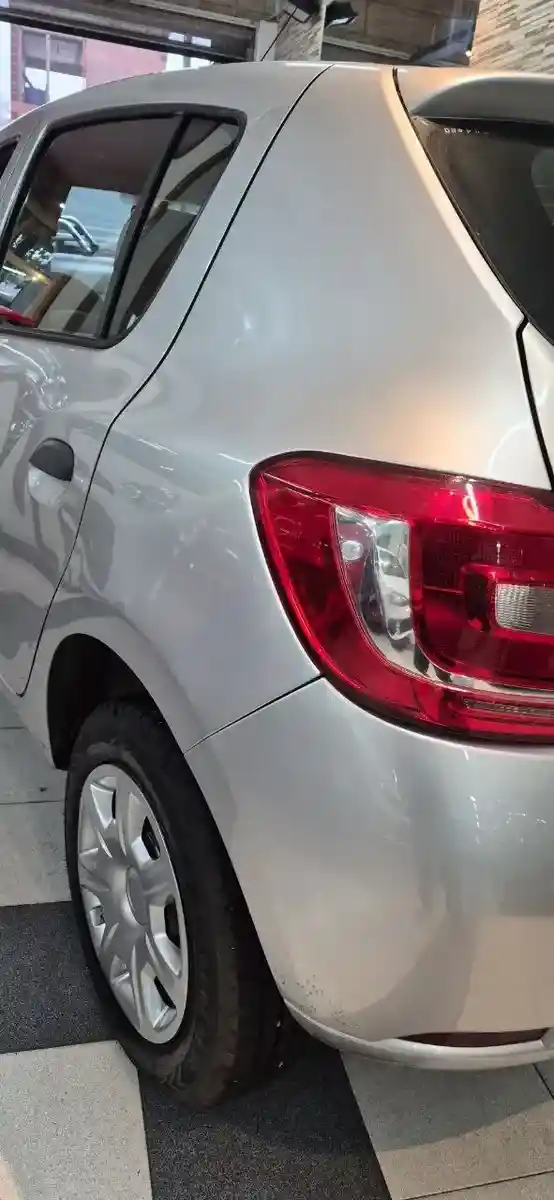 Renault Sandero 1.6 Authentique Pack I 90Cv 2015 - foto 3