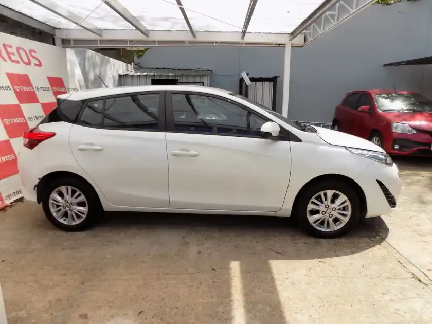 Toyota Yaris 1.5 107Cv Xls Pack Cvt 2019 - foto 4