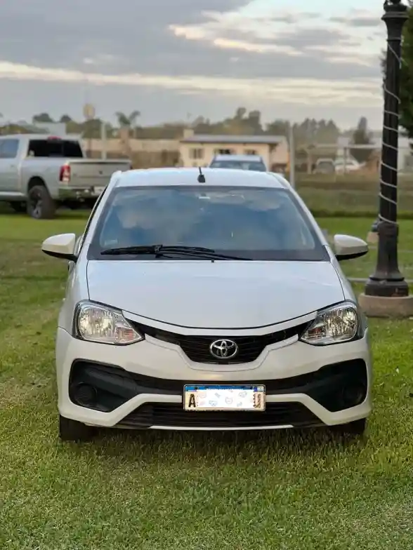 Toyota Etios 1.5 X 6Mt My19 2020 - foto 2