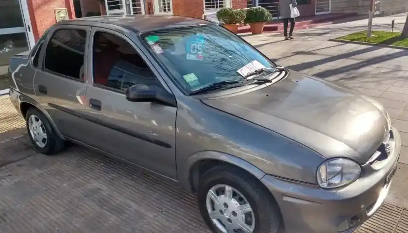 Chevrolet Corsa Classic 1.6 Gl Aa Super 2005 - foto 1