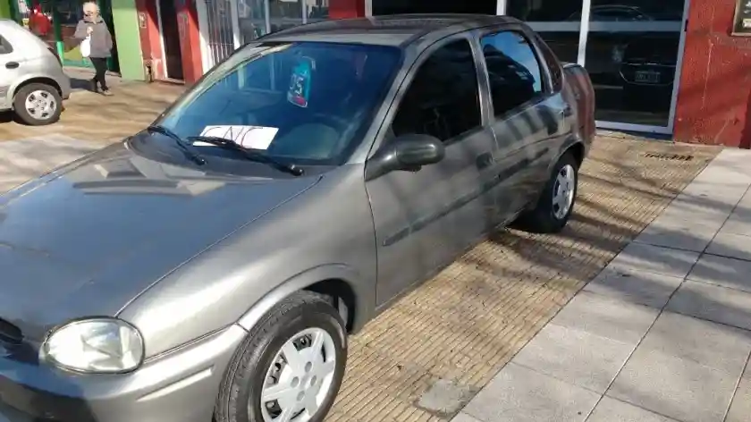 Chevrolet Corsa Classic 1.6 Gl Aa Super 2005 - foto 2