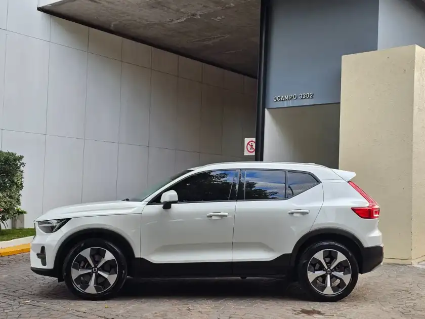 Volvo Xc40 2.0 Mhev B4 Plus Fwd 2024 - foto 4