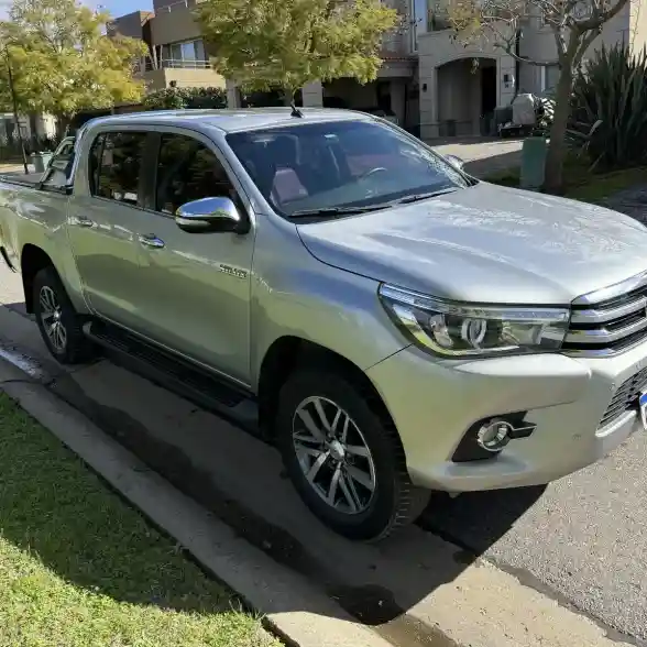 Toyota Hilux 2.8 Cd Srx 177Cv 4X4 At 2016 - foto 2
