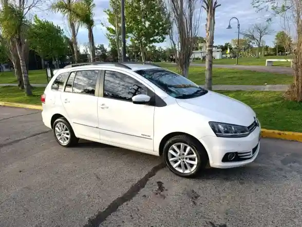 Volkswagen Suran 1.6 Highline Msi 110Cv 2015 - foto 3
