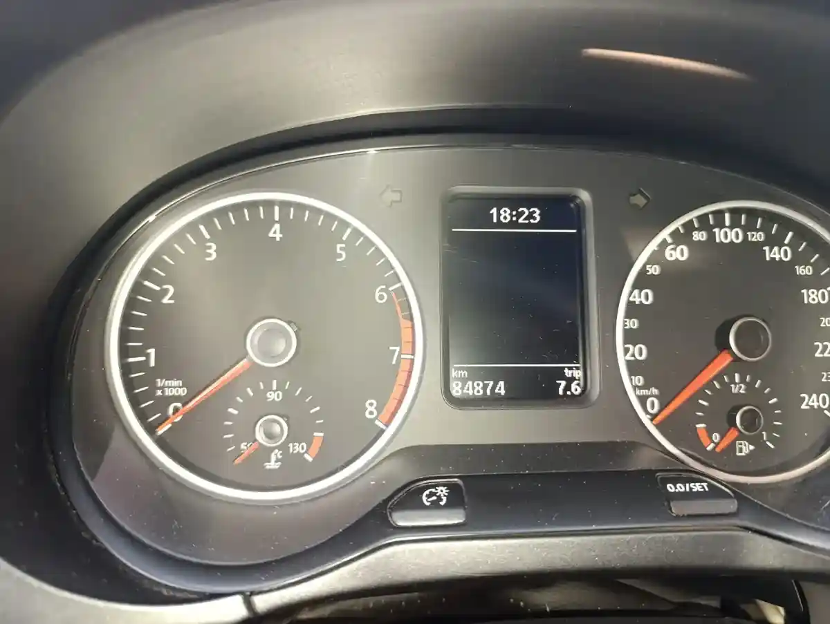 Volkswagen Suran 1.6 Highline Msi 110Cv 2015 - foto 4