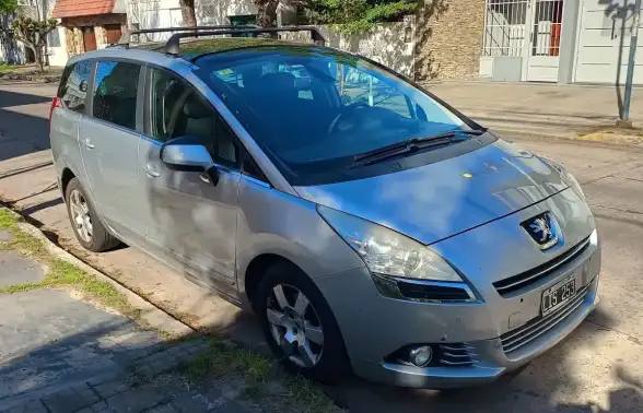 Peugeot 5008 1.6 Allure Plus 156Cv 2012 - foto 1