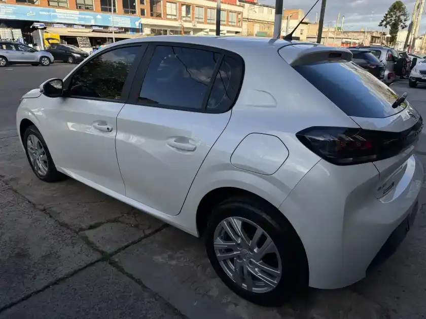 Peugeot 208 1.6 Active Tiptronic 2022 - foto 5