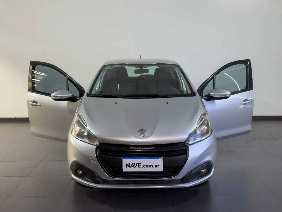 Peugeot 208 Active 1.6 Mt .L 2020 - foto 3