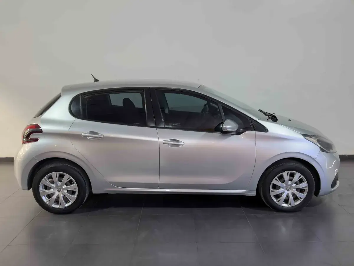 Peugeot 208 Active 1.6 Mt .L 2020 - foto 4