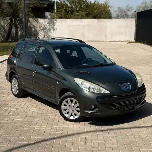 Peugeot 207 Compact Sw 2.0 Xt Hdi 2011 - foto 2