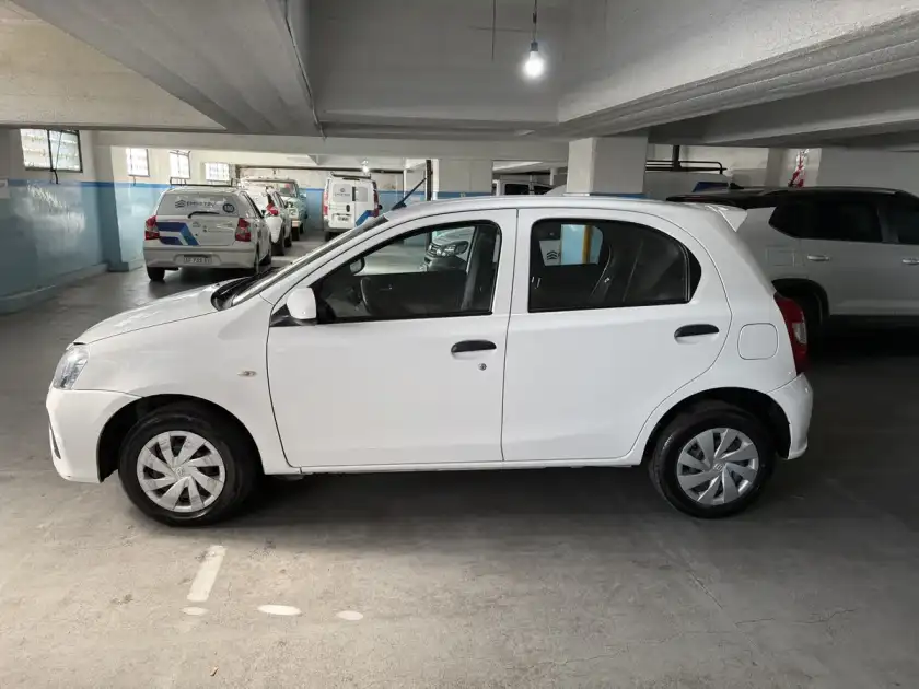 Toyota Etios 1.5 X 6Mt My19 2023 - foto 2