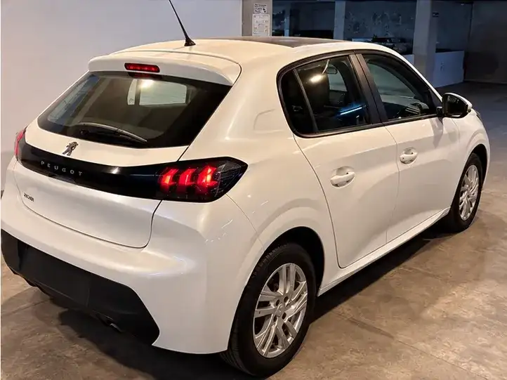 Peugeot 208 1.6 Active Tiptronic 2022 - foto 4