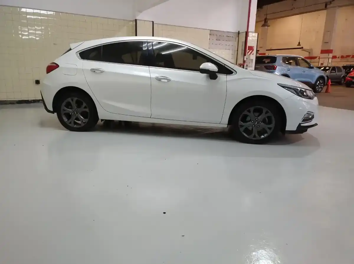 Chevrolet Cruze II 2017 - foto 1
