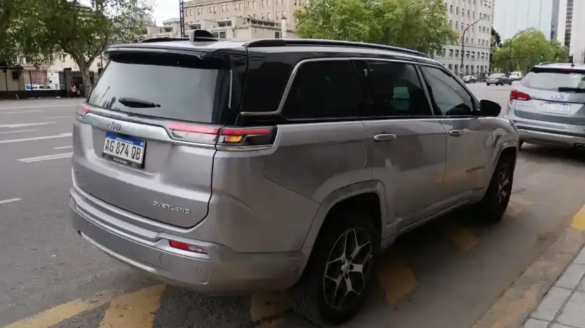 Jeep Commander 2.0 Td380 At9 4X4 7Pas Overland 2024 - foto 3