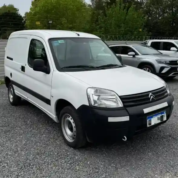 Citroën Berlingo Furgon 1.6 Hdi 92 Bussines 2023 - foto 1