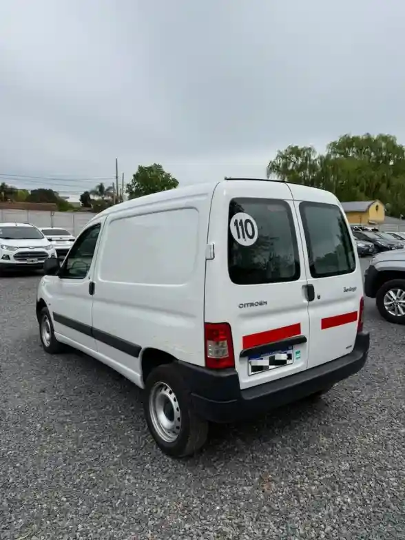 Citroën Berlingo Furgon 1.6 Hdi 92 Bussines 2023 - foto 4