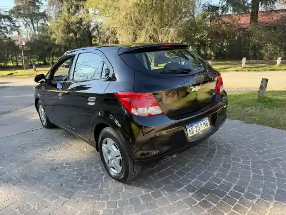Chevrolet Onix 1.4 Lt 98Cv 2017 - foto 2