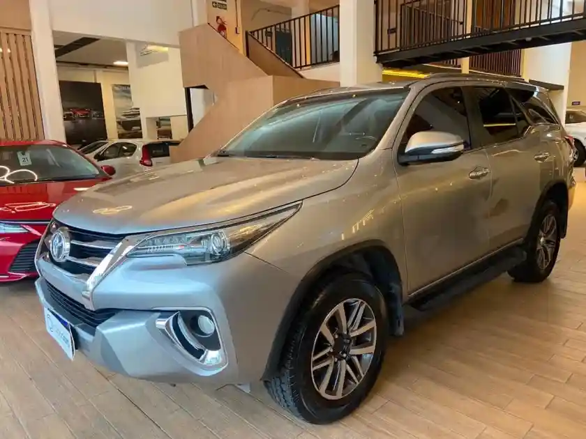 Toyota Sw4 2.8 Srx 177Cv 4X4 7As At 2016 - foto 2