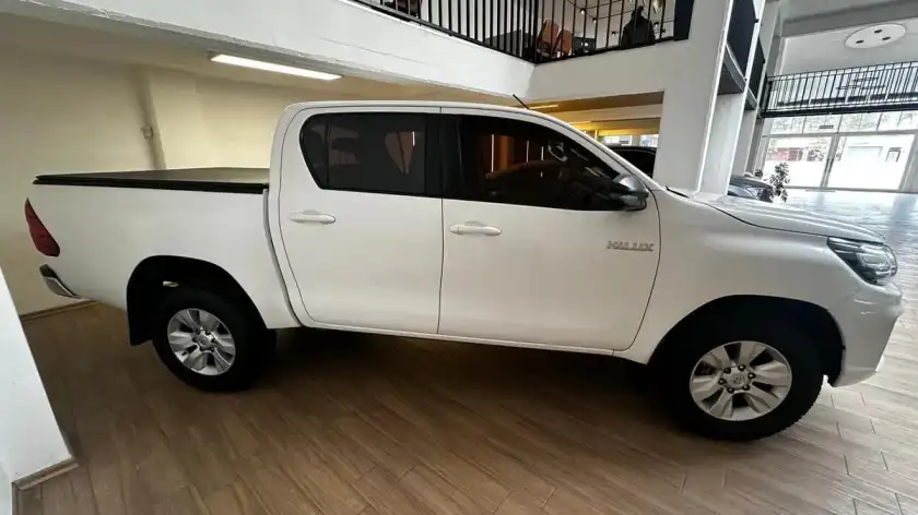 Toyota Hilux 2.4 Cd Sr 150Cv 4X2 2019 - foto 2