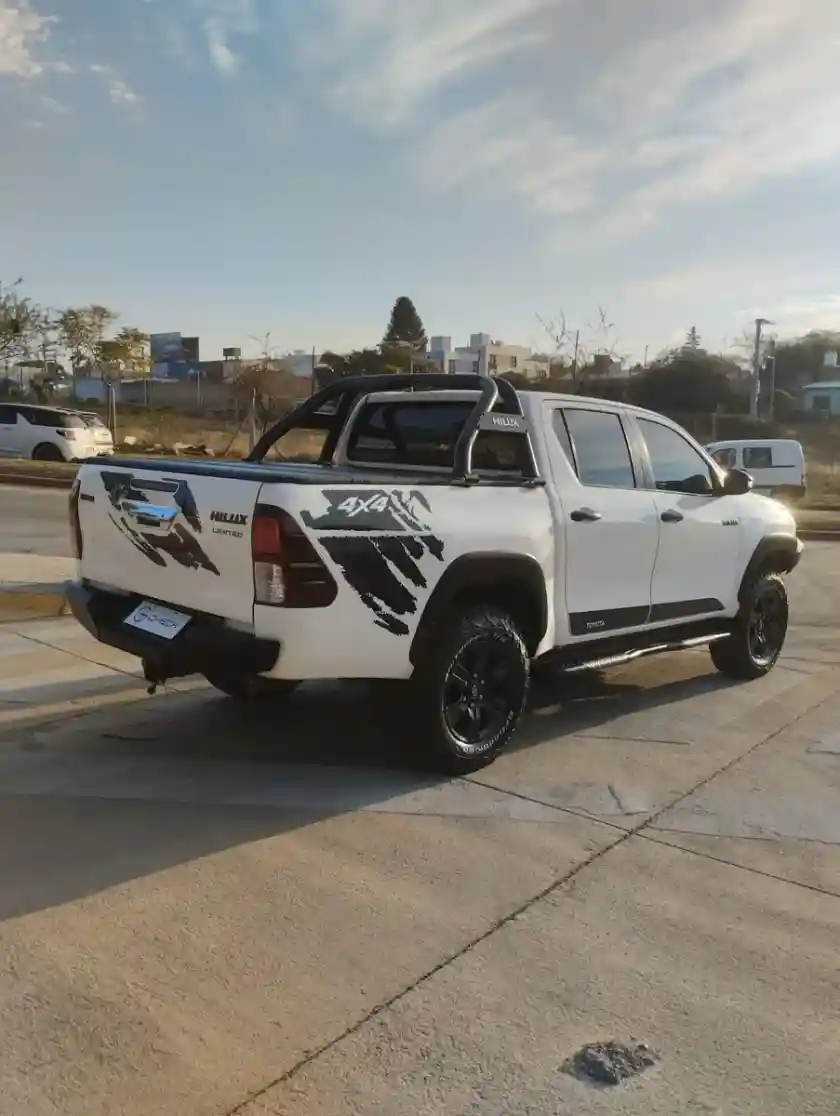 Toyota Hilux Pick-Up 2.8 Cd Limited 177Cv 4X4 2018 - foto 3
