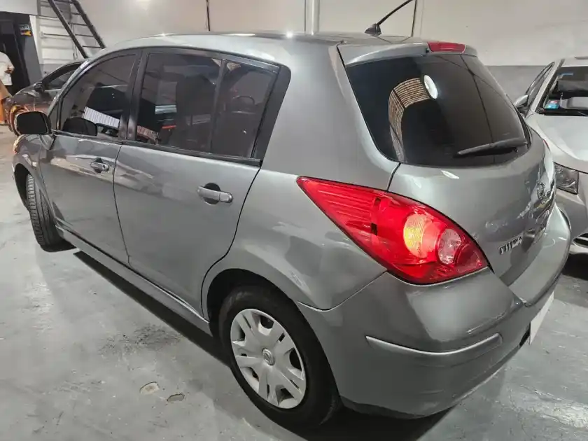 Nissan Tiida 1.8 Visia 2013 - foto 4