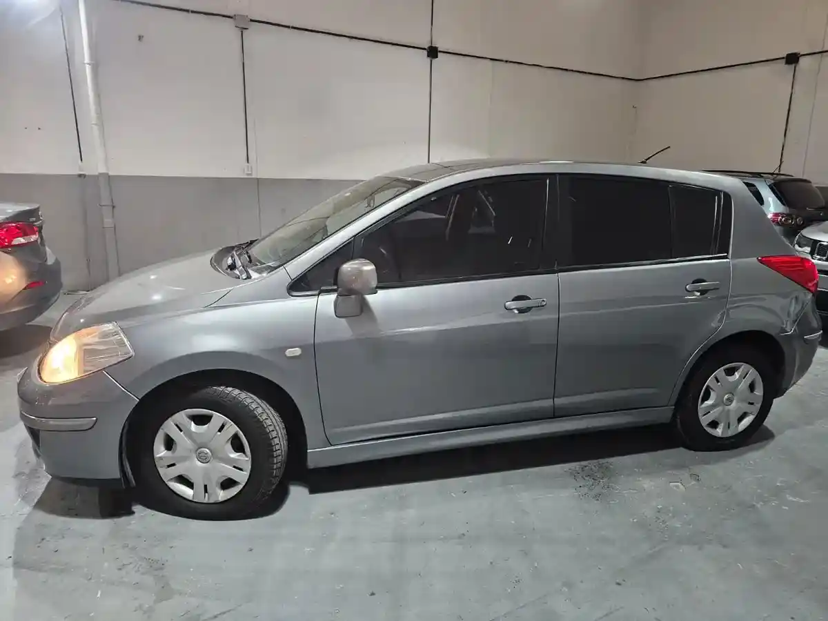 Nissan Tiida 1.8 Visia 2013 - foto 5
