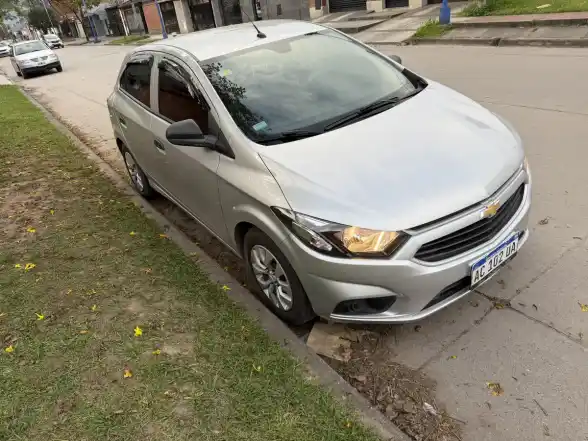 Chevrolet Onix 1.4 Lt 98Cv 2018 - foto 3