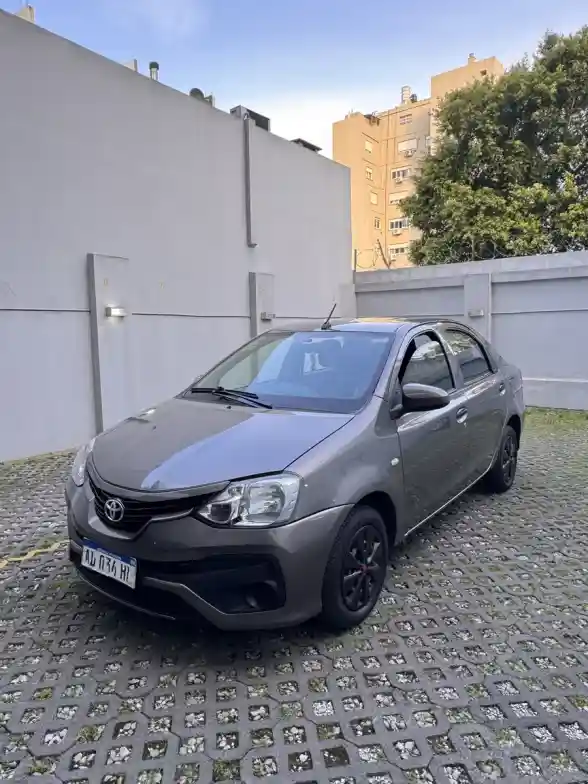 Toyota Etios 1.5 Sedan X 2018 - foto 1