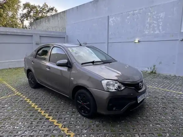 Toyota Etios 1.5 Sedan X 2018 - foto 2
