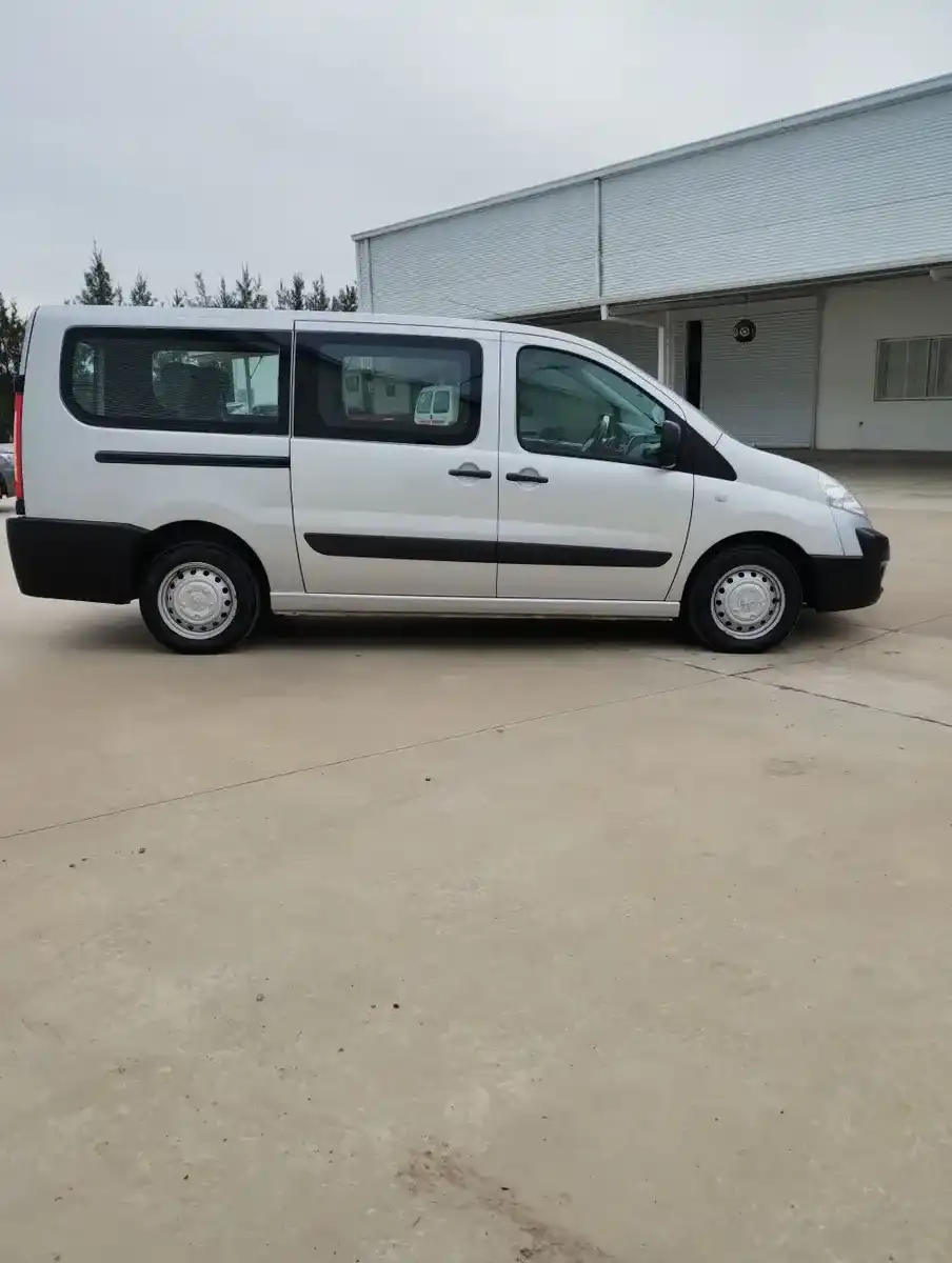 Peugeot Expert 2.0 Hdi Confort 2014 - foto 4