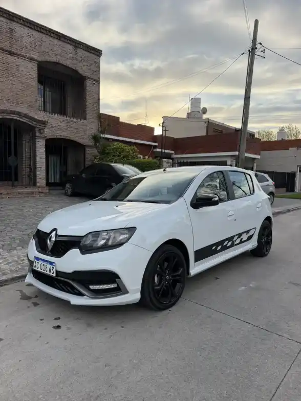Renault Sandero 2.0 Rs Racing Spirit 145Cv 2017 - foto 1