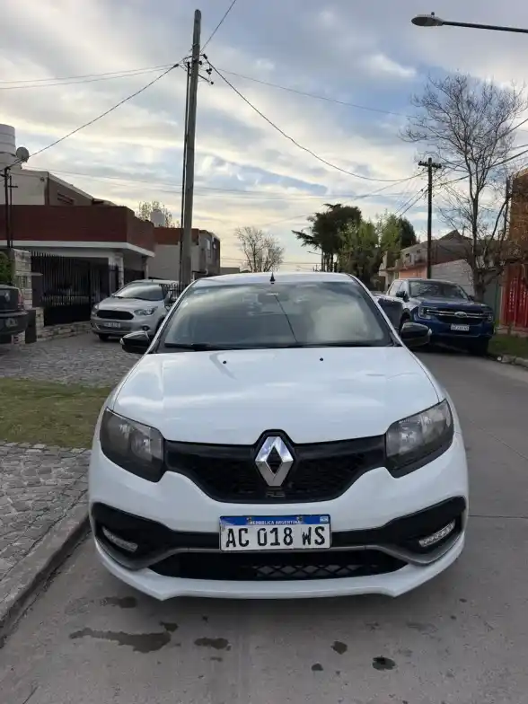 Renault Sandero 2.0 Rs Racing Spirit 145Cv 2017 - foto 2