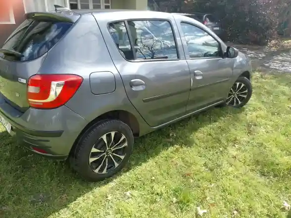 Renault Sandero 1.6 Expression Pack 90Cv 2018 - foto 3