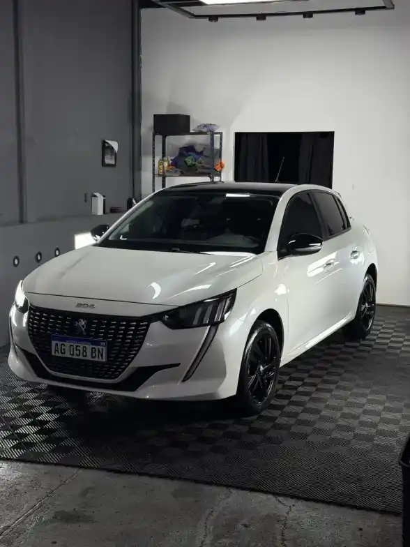 Peugeot 208 1.6 Style Tiptronic 2023 - foto 1