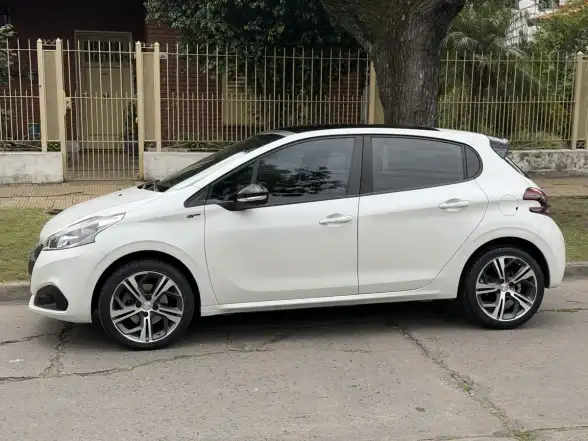 Peugeot 208 1.6 Gt Thp 2017 - foto 2