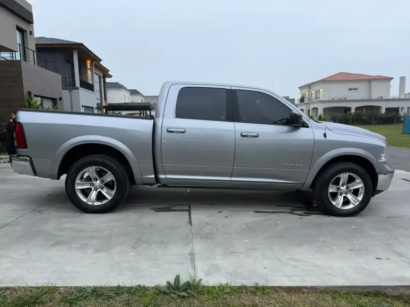 Ram 1500 5.7 Laramie Atx V8 2020 - foto 5