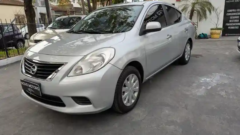 Nissan Versa 1.6 Visia Mt 2014 - foto 2
