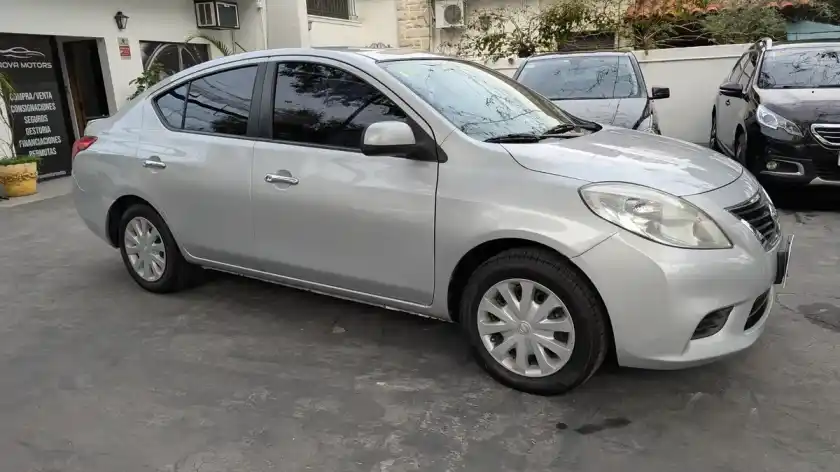 Nissan Versa 1.6 Visia Mt 2014 - foto 3